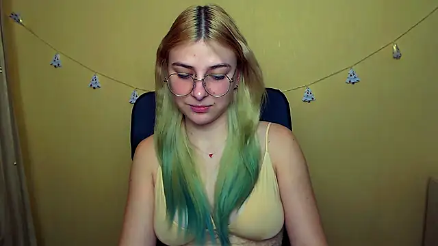 Snapshot of Luna_Lush_ chatting on 19, 12, 2024 Luna Lush online show from 19, 12, 2024