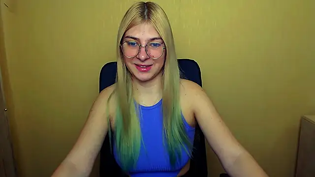 Snapshot of Luna_Lush_ chatting on 6, 2, 2025 Luna Lush online show from 6, 2, 2025