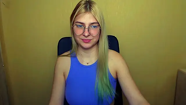 Snapshot of Luna_Lush_ chatting on 6, 2, 2025 Luna Lush online show from 6, 2, 2025