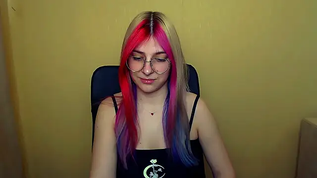 Snapshot of Luna_Lush_ chatting on 5, 3, 2025 Luna Lush online show from 5, 3, 2025