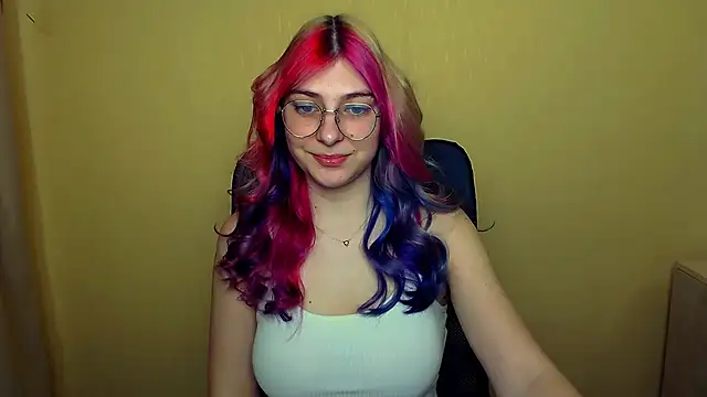 Snapshot of Luna_Lush_ chatting on 8, 3, 2025 Luna Lush online show from 8, 3, 2025