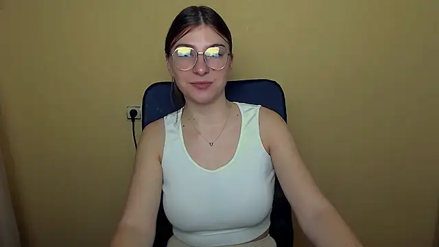 Snapshot of Luna_Lush_ chatting on 6, 11, 2025 Luna Lush online show from 6, 11, 2025