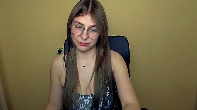 Snapshot of Luna_Lush_ chatting on 12, 11, 2025 Luna Lush online show from 12, 11, 2025