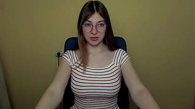 Luna Lush  online show from 17, 4, 2026