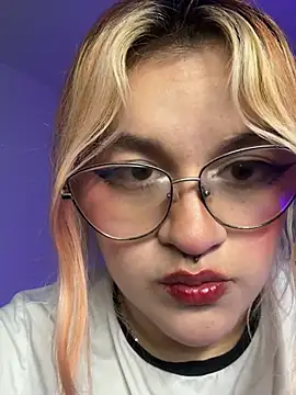 SophiaWeestt99 online show from 20, 7, 2026