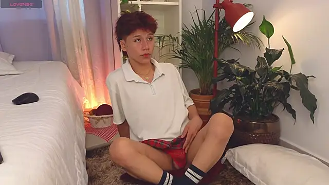 Snapshot of Tommyfoxboy chatting on 9, 11, 2025 Tommyfoxboy online show from 9, 11, 2025