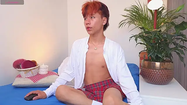 Snapshot of Tommyfoxboy chatting on 14, 11, 2025 Tommyfoxboy online show from 14, 11, 2025