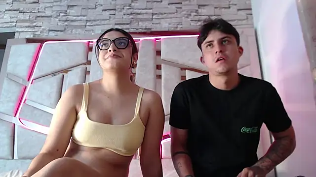 mia and austin online show from 16, 1, 2025