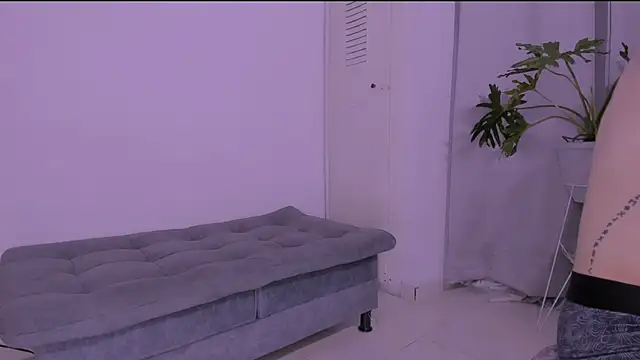 Snapshot of Miiafoxxx chatting on 3, 11, 2025 Miiafoxxx online show from 3, 11, 2025