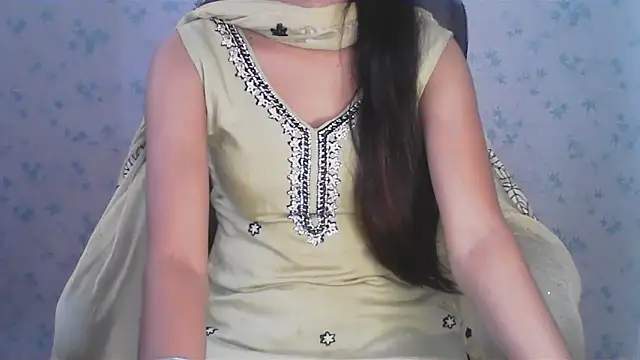 collage hoty online show from 18, 6, 2026