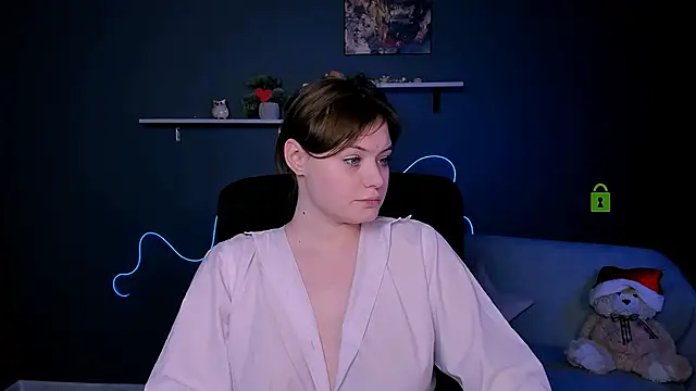 Snapshot of nikole_kitt chatting on 2, 3, 2025 nikole kitt online show from 2, 3, 2025