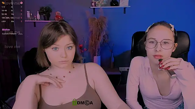 Snapshot of nikole_kitt chatting on 19, 10, 2025 nikole kitt online show from 19, 10, 2025