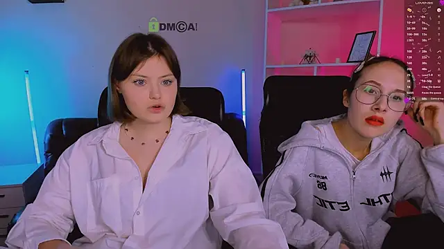 Snapshot of nikole_kitt chatting on 26, 11, 2025 nikole kitt online show from 26, 11, 2025