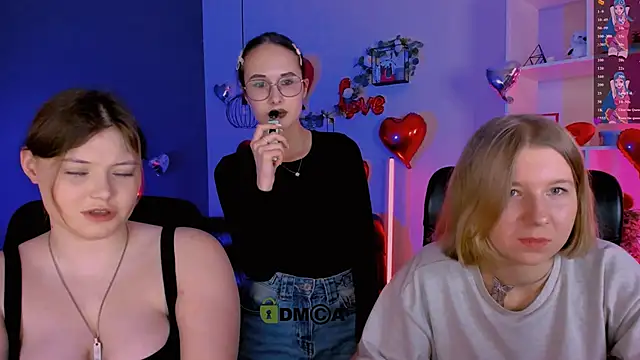 Snapshot of nikole_kitt chatting on 24, 2, 2026 nikole kitt online show from 24, 2, 2026