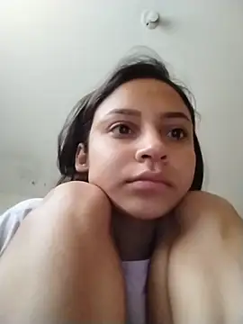 Snapshot of emma_ambar chatting on 31, 10, 2025 emma ambar online show from 31, 10, 2025