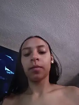 Snapshot of emma_ambar chatting on 6, 1, 2026 emma ambar online show from 6, 1, 2026