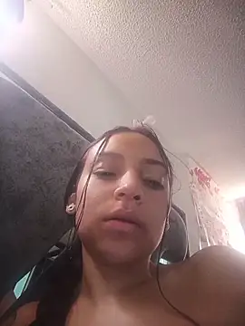 Snapshot of emma_ambar chatting on 2, 2, 2026 emma ambar online show from 2, 2, 2026