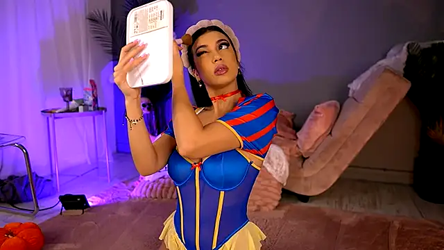 Snapshot of BetsyGonzale chatting on 31, 10, 2025 BetsyGonzale online show from 31, 10, 2025