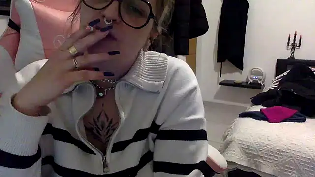 Snapshot of vanillesoumise chatting on 11, 2, 2025 vanillesoumise online show from 11, 2, 2025