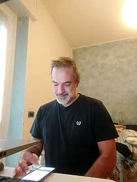 Snapshot of Marcolino183 chatting on 16, 12, 2025 Marcolino183 online show from 16, 12, 2025