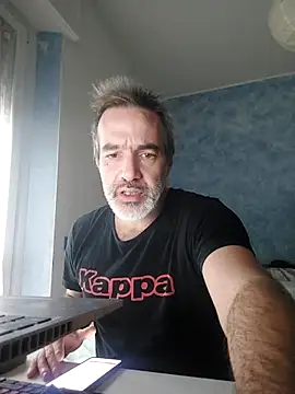 Snapshot of Marcolino183 chatting on 18, 12, 2025 Marcolino183 online show from 18, 12, 2025