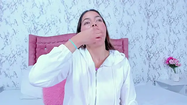 Mia Malkovaa  online show from 30, 9, 2025