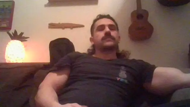 Snapshot of Mclozzz chatting on 8, 2, 2026 Mclozzz online show from 8, 2, 2026