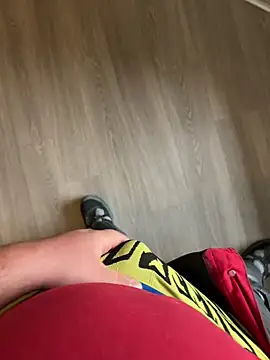 Snapshot of lescoquin2215 chatting on 9, 10, 2025 lescoquin2215 online show from 9, 10, 2025