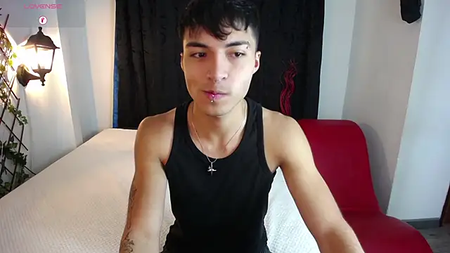 Snapshot of dylan_fun18 chatting on 11, 12, 2024 dylan fun18 online show from 11, 12, 2024