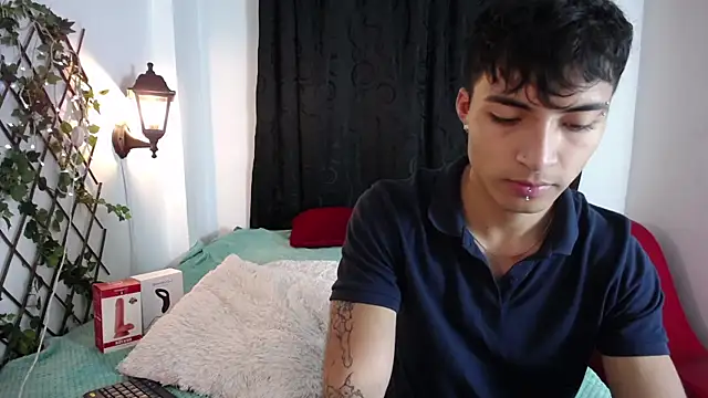 Snapshot of dylan_fun18 chatting on 25, 12, 2024 dylan fun18 online show from 25, 12, 2024