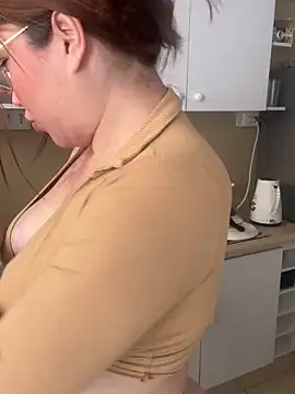 WhiteWomen online show from 2, 11, 2025