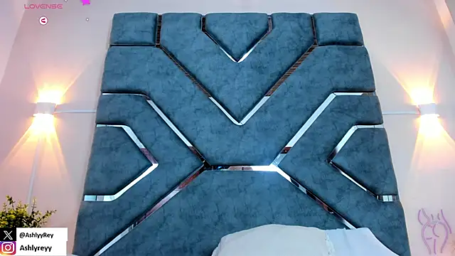 ashlyrey-1 online show from 10, 2, 2025