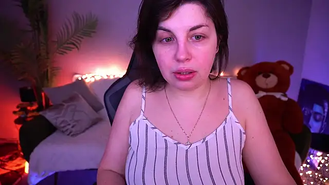 MirandaWong online show from 11, 4, 2026