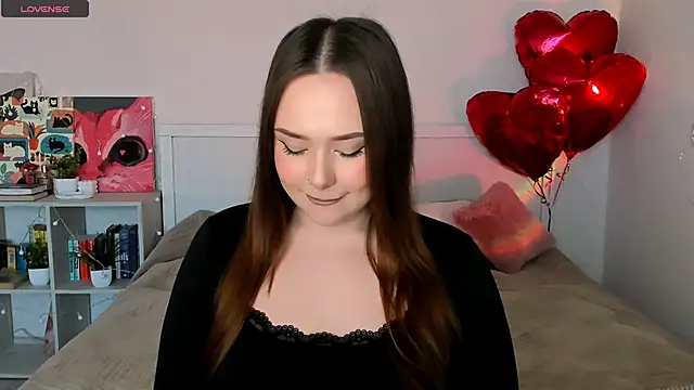 Snapshot of LittleKiitten chatting on 6, 6, 2026 LittleKiitten online show from 6, 6, 2026