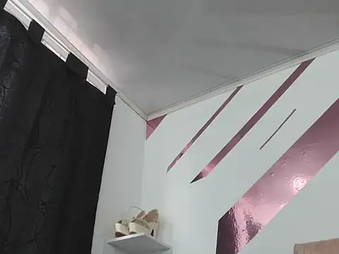 Snapshot of Kitten_Hot_ chatting on 8, 1, 2025 Kitten Hot online show from 8, 1, 2025