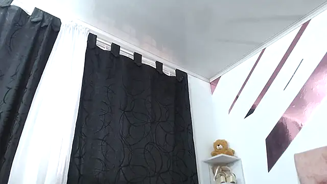 Snapshot of Kitten_Hot_ chatting on 23, 10, 2025 Kitten Hot online show from 23, 10, 2025