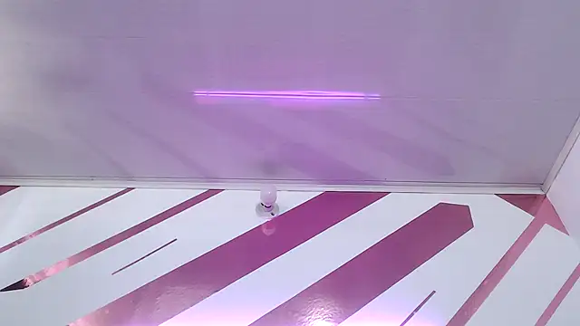 Kitten Hot  online show from 28, 2, 2026