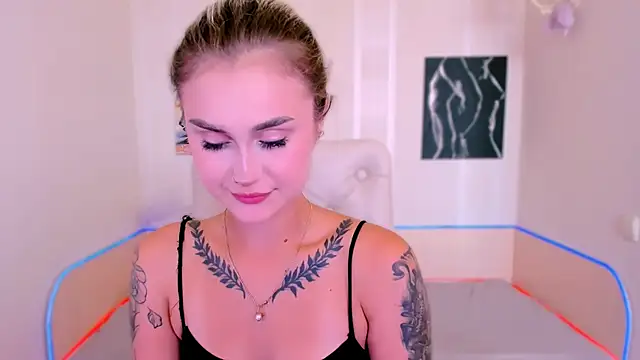  Ravenaa online show from 13, 9, 2025