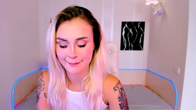  Ravenaa online show from 18, 9, 2025