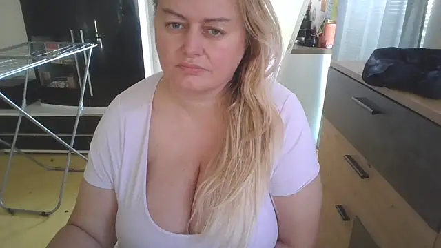 Meliss Official9 online show from 5, 3, 2025