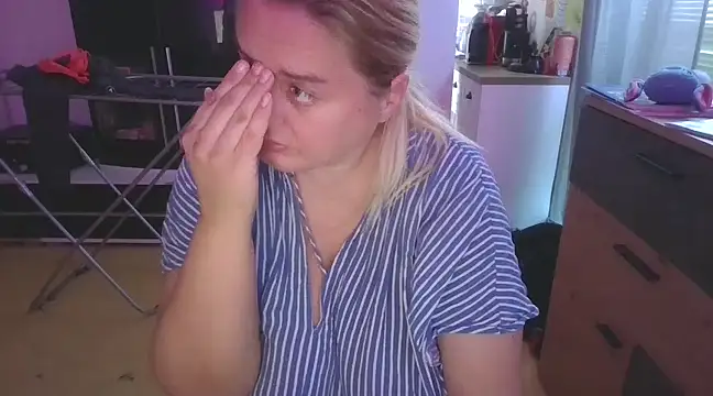 Meliss Official9 online show from 9, 3, 2025