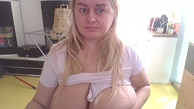 Meliss Official9 online show from 20, 3, 2025