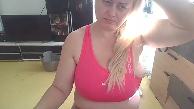 Meliss Official9 online show from 22, 9, 2025