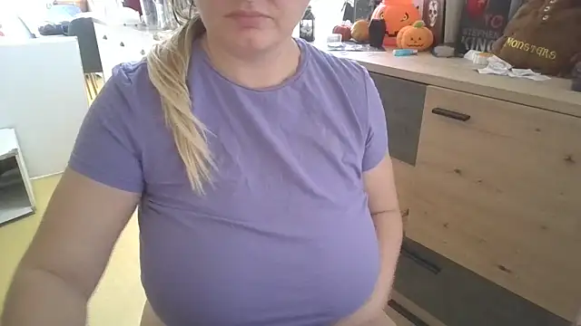 Meliss Official9 online show from 24, 10, 2025