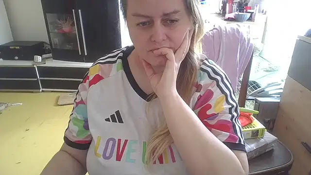 Snapshot of Meliss_Official9 chatting on 4, 4, 2026 Meliss Official9 online show from 4, 4, 2026