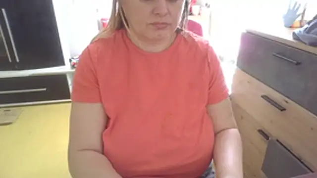 Snapshot of Meliss_Official9 chatting on 9, 4, 2026 Meliss Official9 online show from 9, 4, 2026