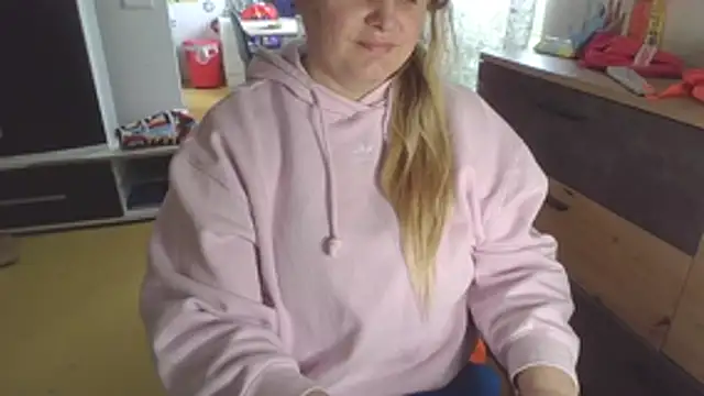 Snapshot of Meliss_Official9 chatting on 12, 4, 2026 Meliss Official9 online show from 12, 4, 2026