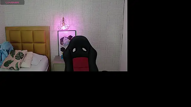 MAGNOLEROY online show from 7, 2, 2025