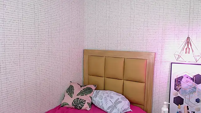 MAGNOLEROY online show from 8, 2, 2025