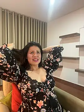 Snapshot of Alice_Biel chatting on 23, 12, 2024 Alice Biel online show from 23, 12, 2024